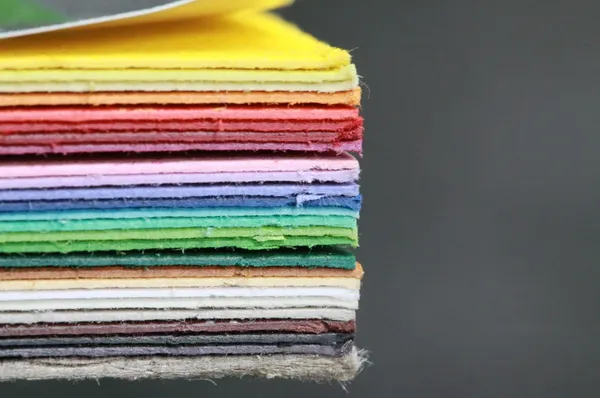 Lire la suite à propos de l’article Sa maison est en carton…!